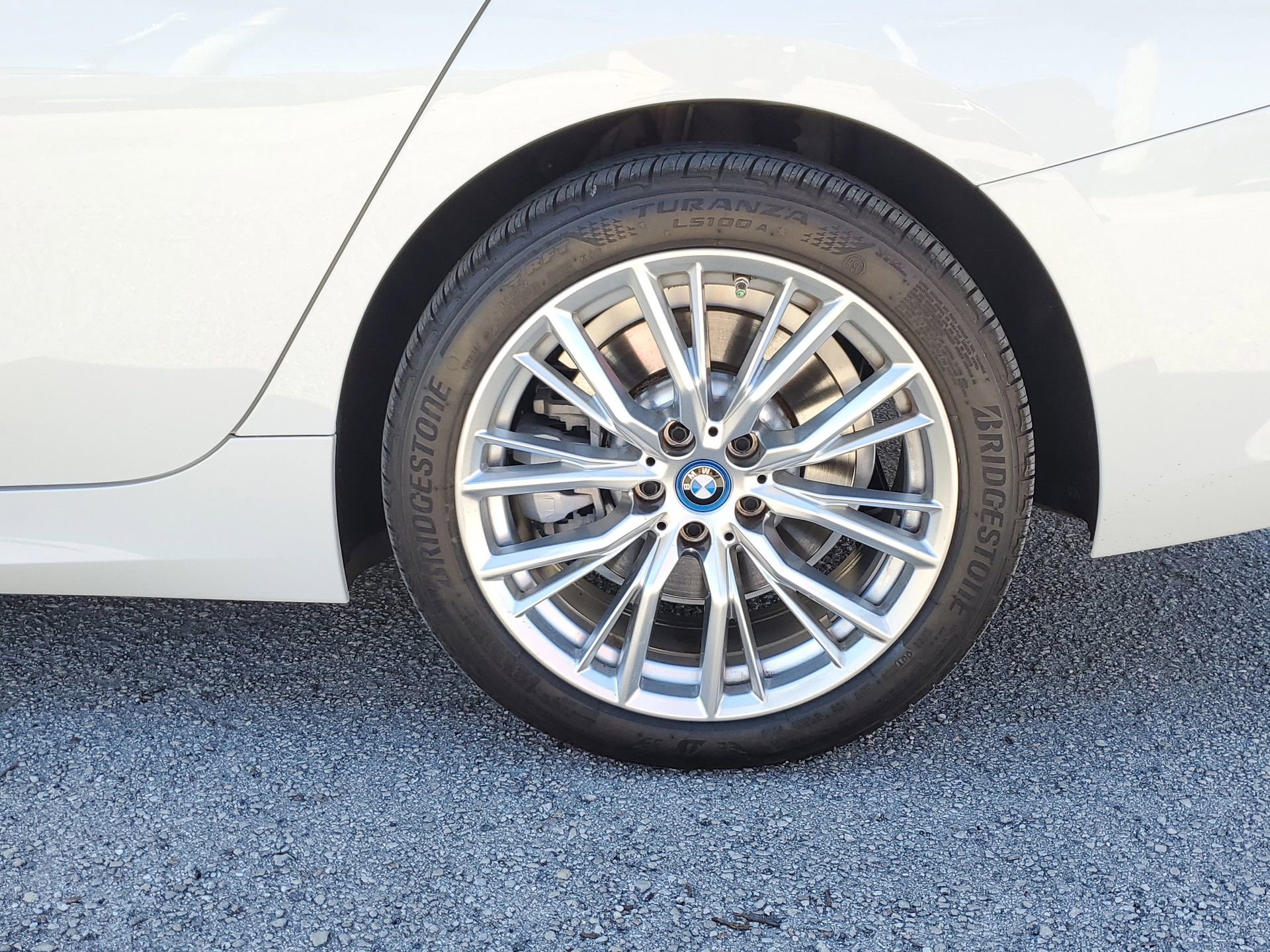 Used 2023 BMW 330e w/ Driving Assistance Package image 9