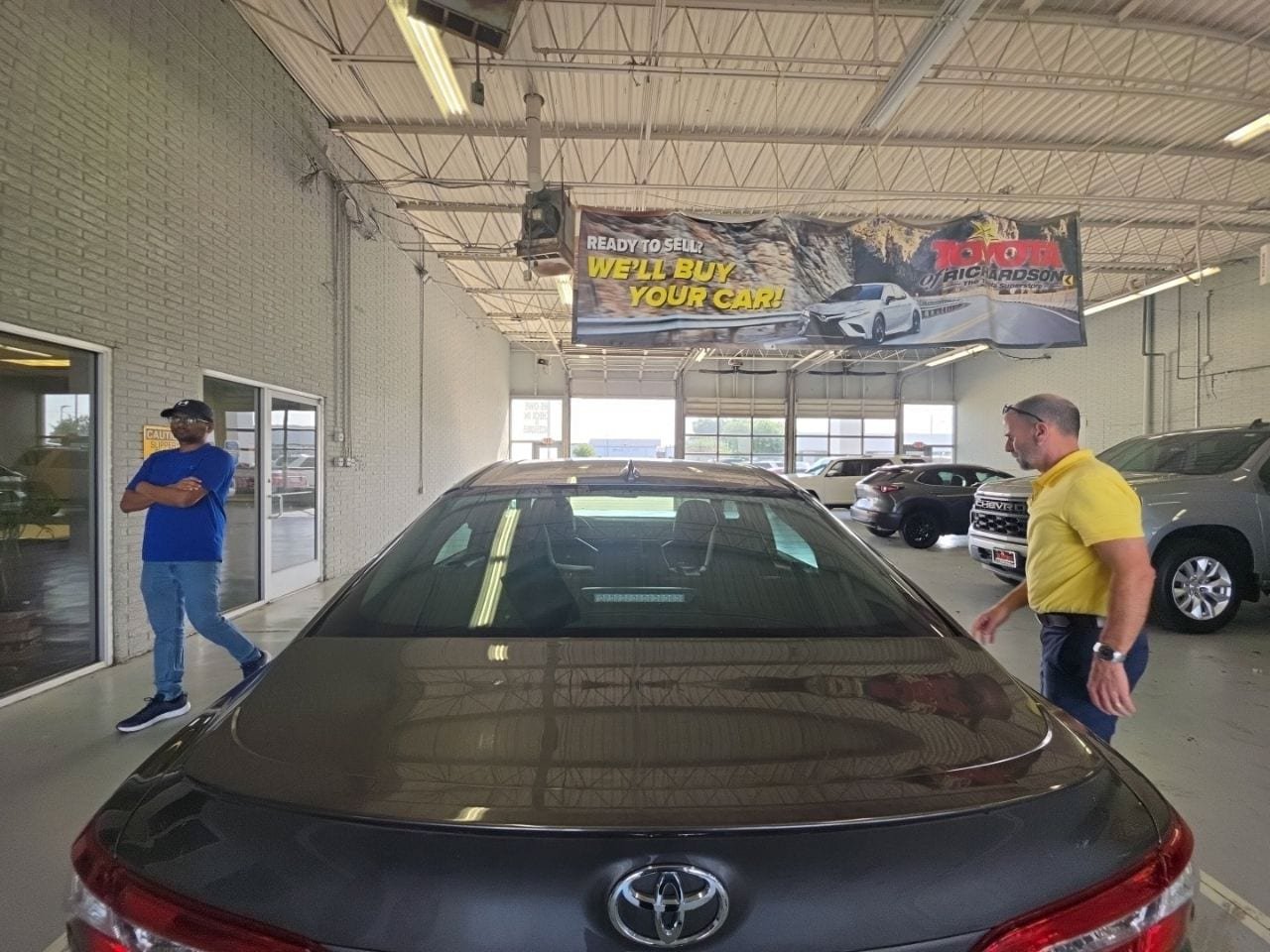 Used 2020 Toyota Camry SE FWD image 4