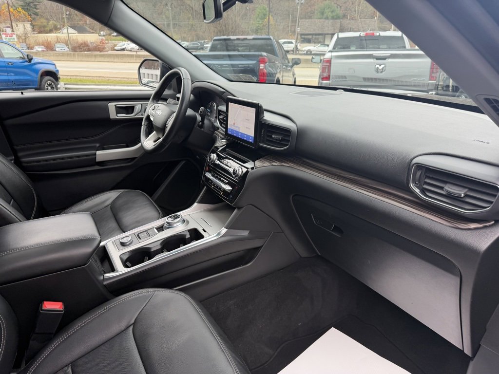 Used 2022 Ford Explorer Limited w/ Equipment Group 301A image 22