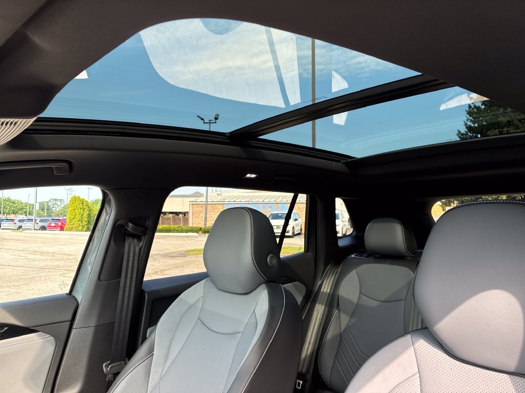 New 2026 Volkswagen Tiguan SE R-Line AWD/4WD image 17