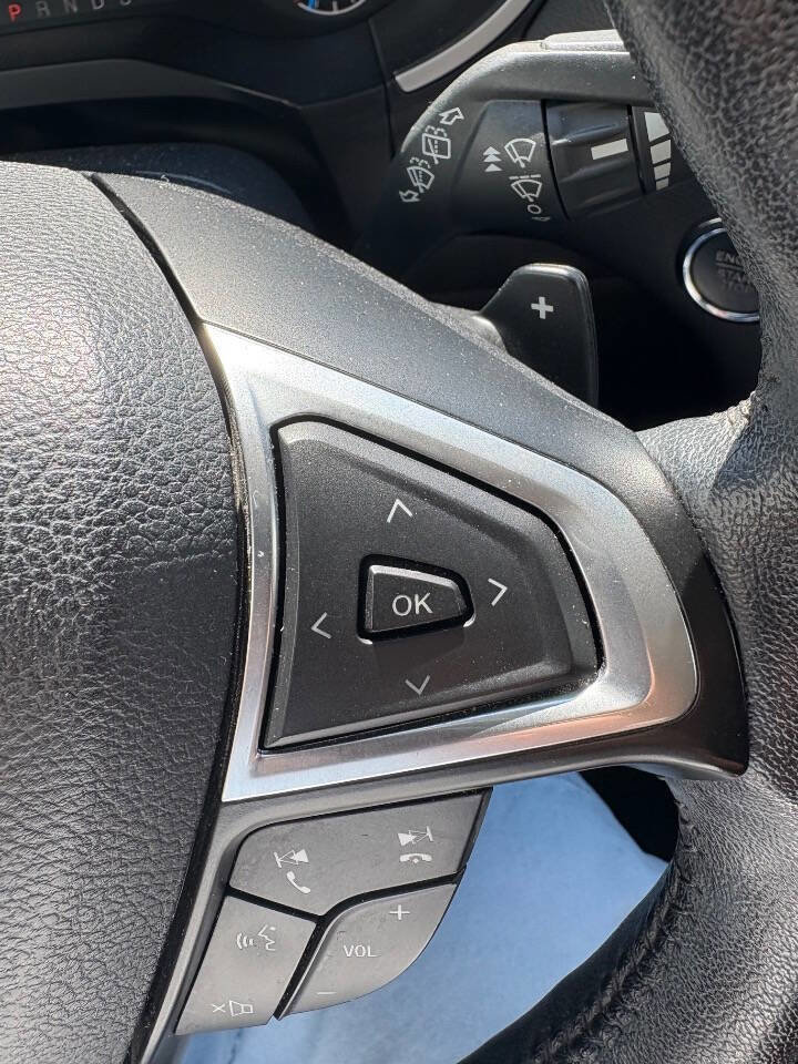 Used 2015 Ford Edge SEL image 18