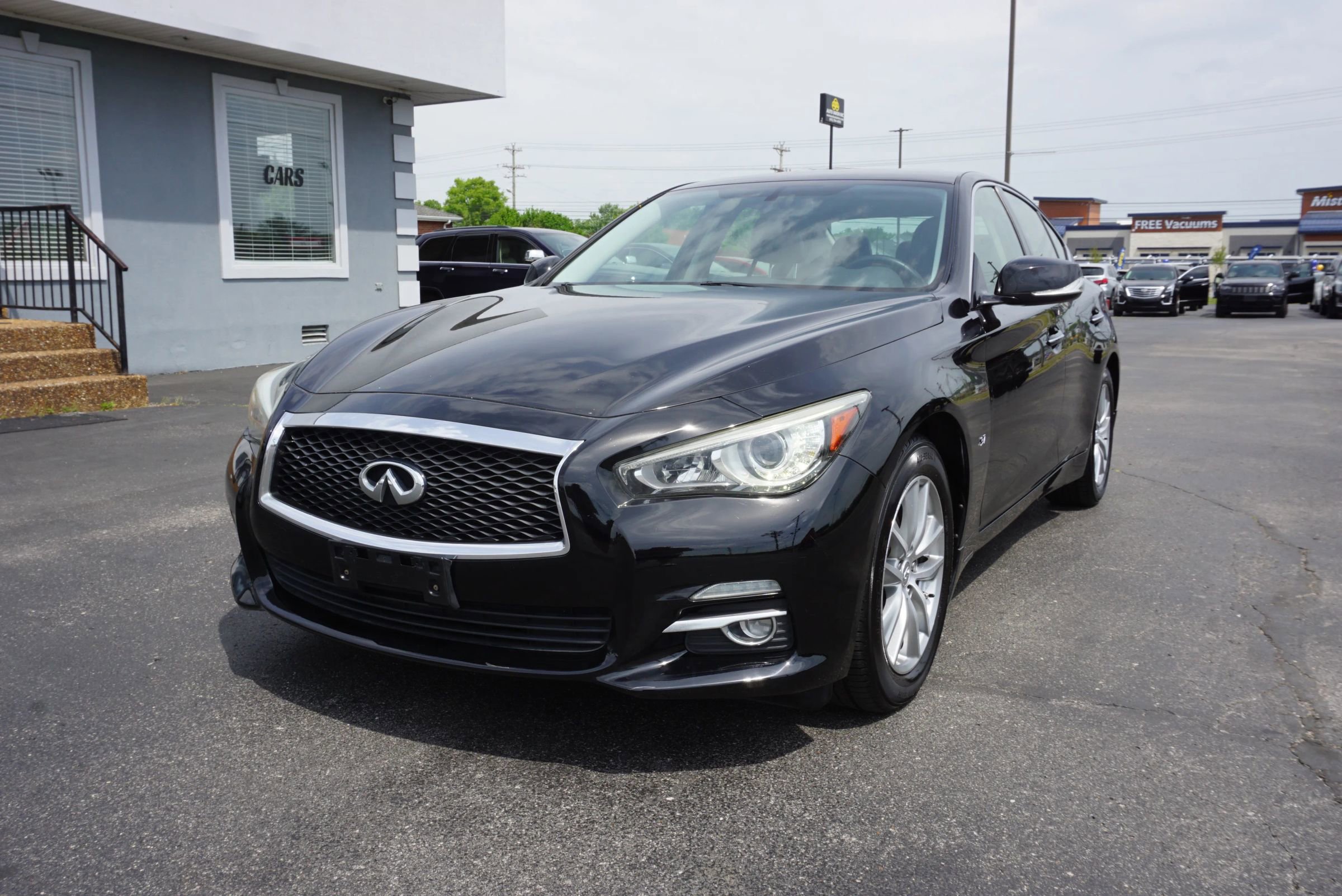 Used 2014 INFINITI Q50 2.0t w/ Moonroof Package AWD/4WD image 1
