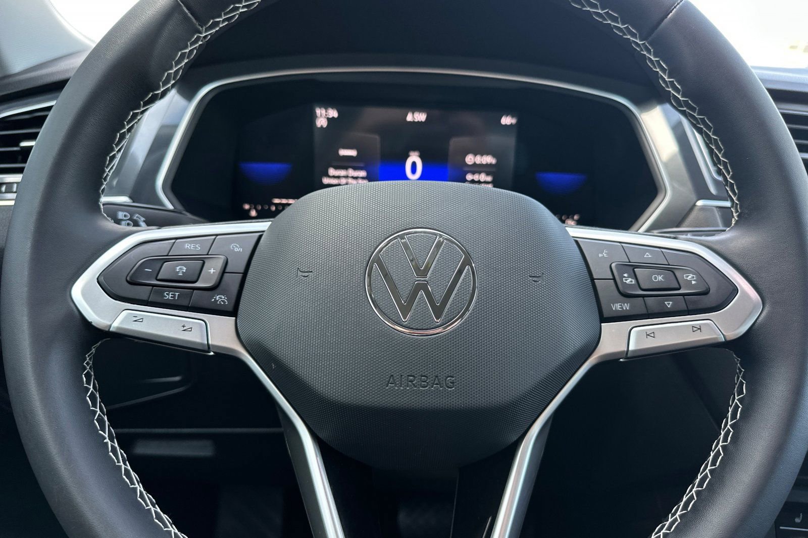 Used 2023 Volkswagen Tiguan SE FWD image 24