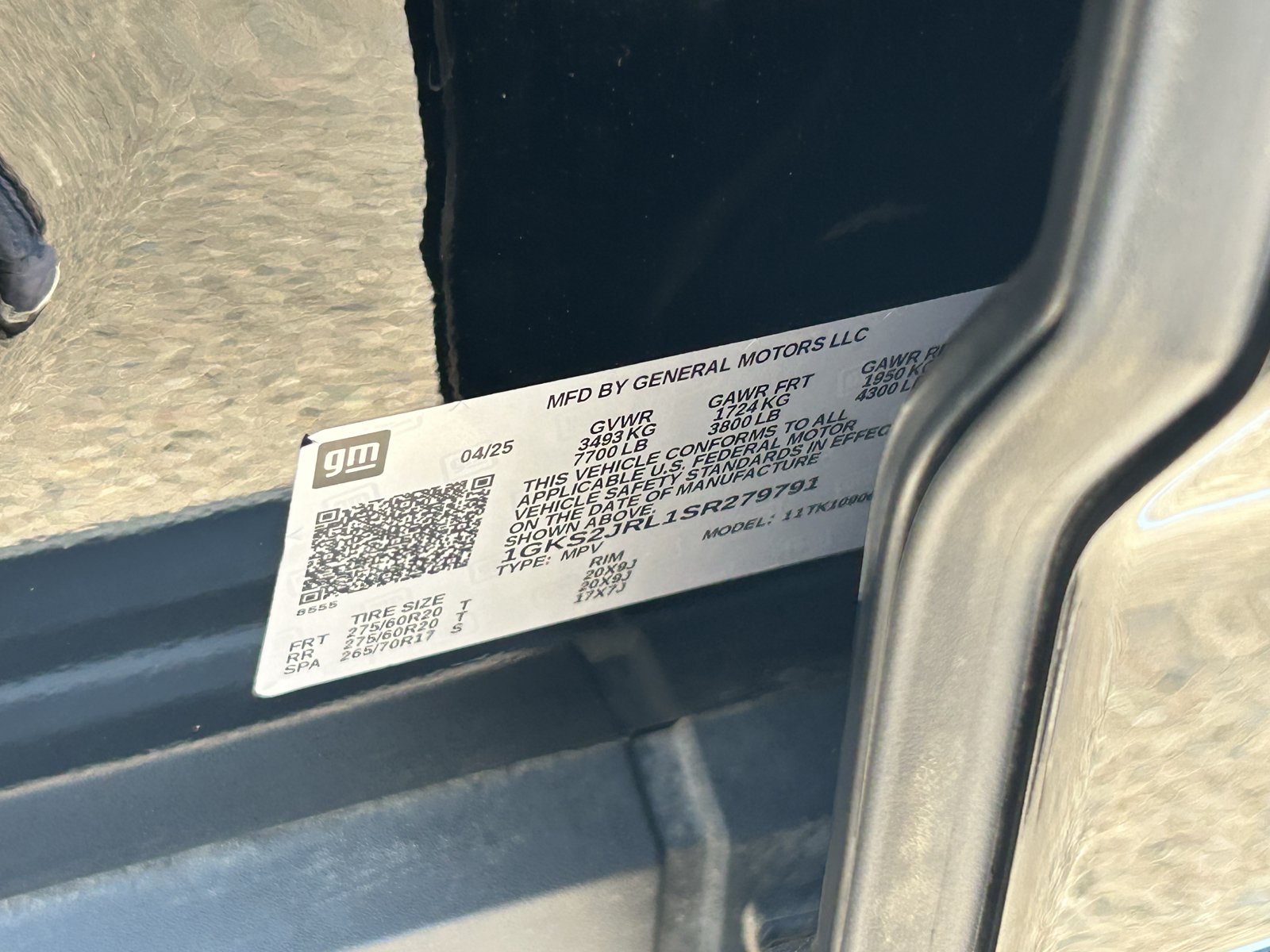 Certified 2025 GMC Yukon XL Denali AWD/4WD image 33
