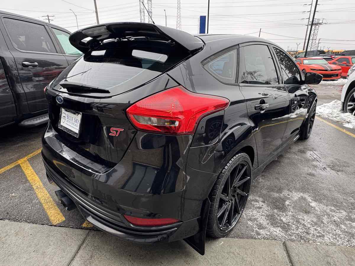 Used 2016 Ford Focus ST image 6