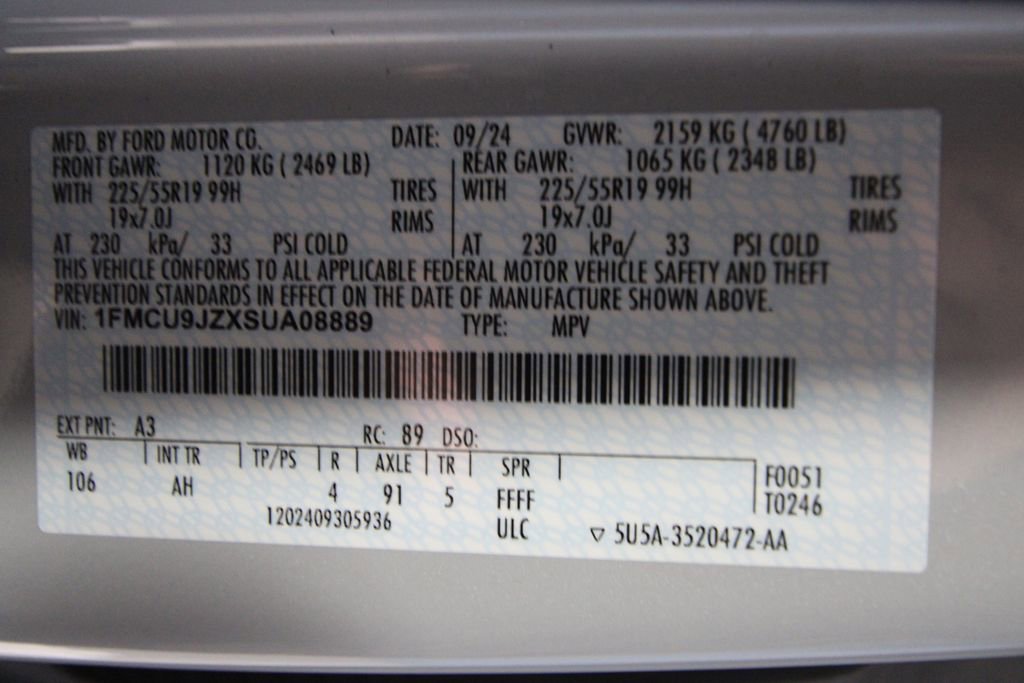 Used 2025 Ford Escape Platinum w/ Premium Technology Package image 37