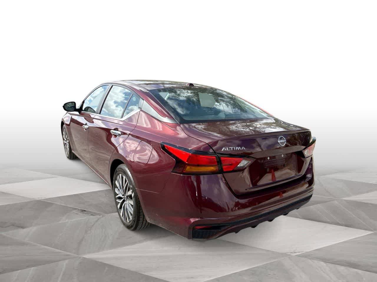 Used 2025 Nissan Altima 2.5 SV FWD image 6