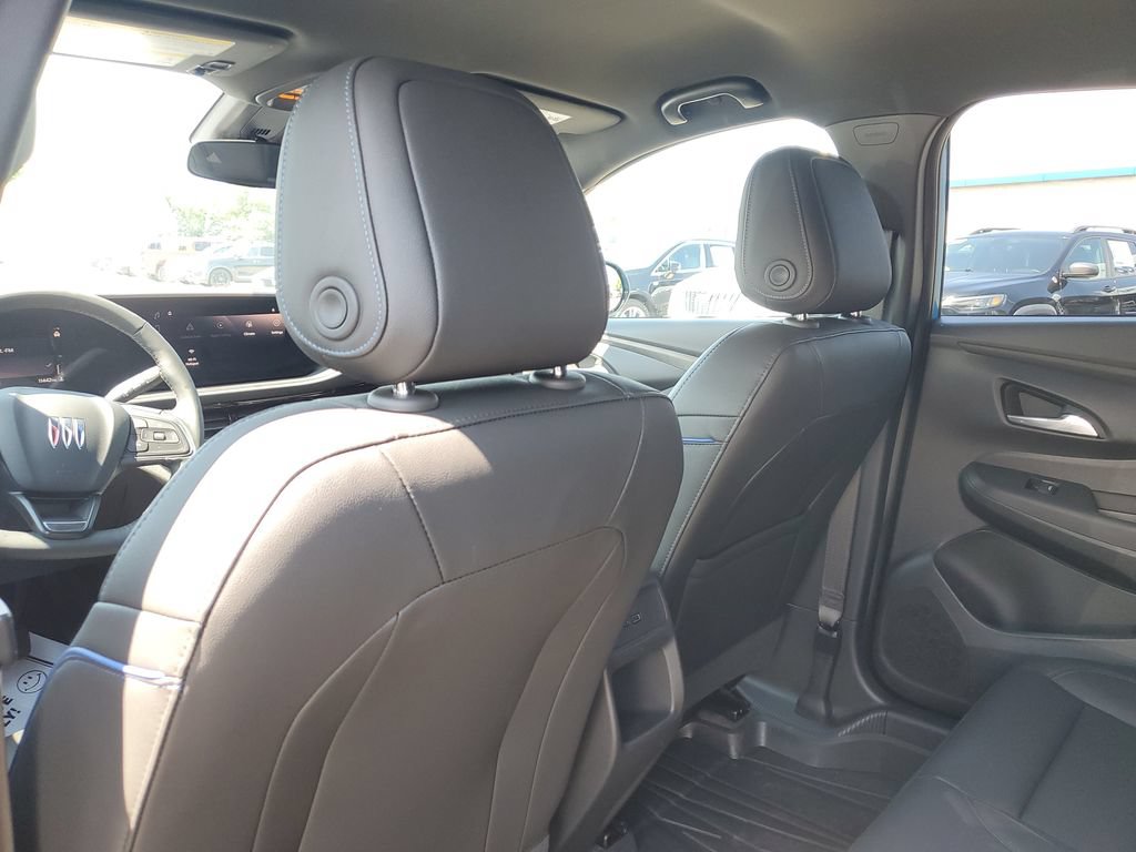 Certified 2025 Buick Envista Sport Touring w/ Convenience I Package FWD image 32