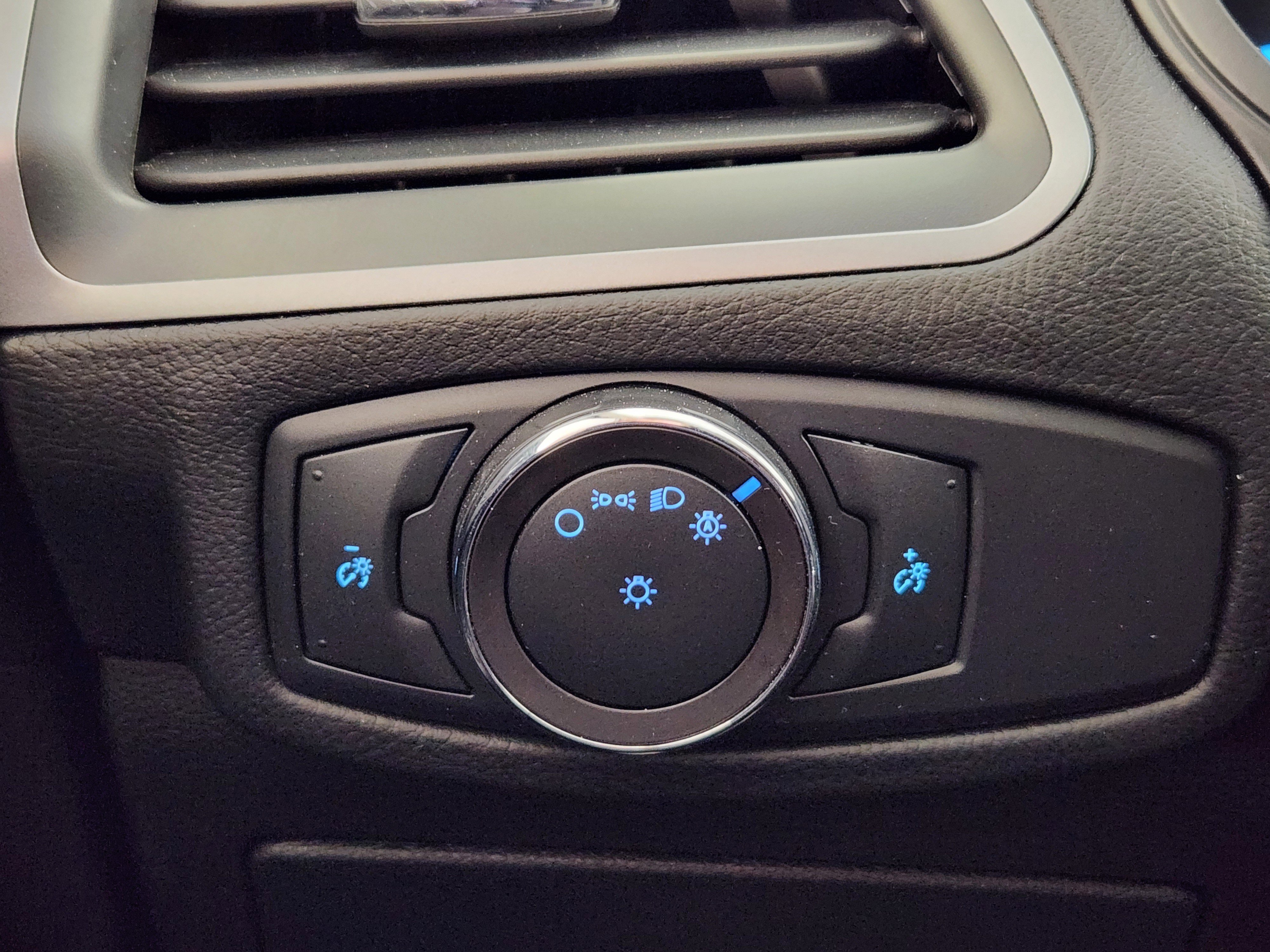 Used 2018 Ford Edge SE AWD/4WD image 27