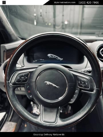 Used 2015 Jaguar XJ L Portfolio AWD/4WD image 29