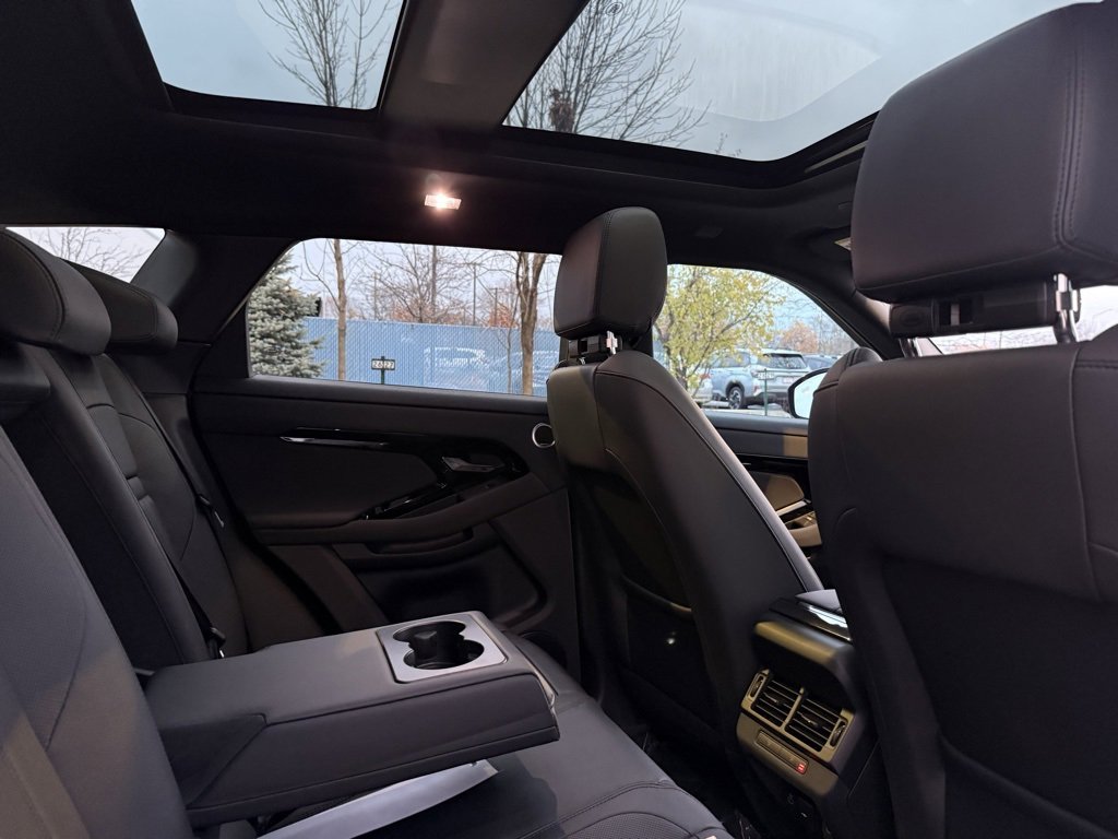 Used 2024 Land Rover Range Rover Evoque Dynamic SE image 15