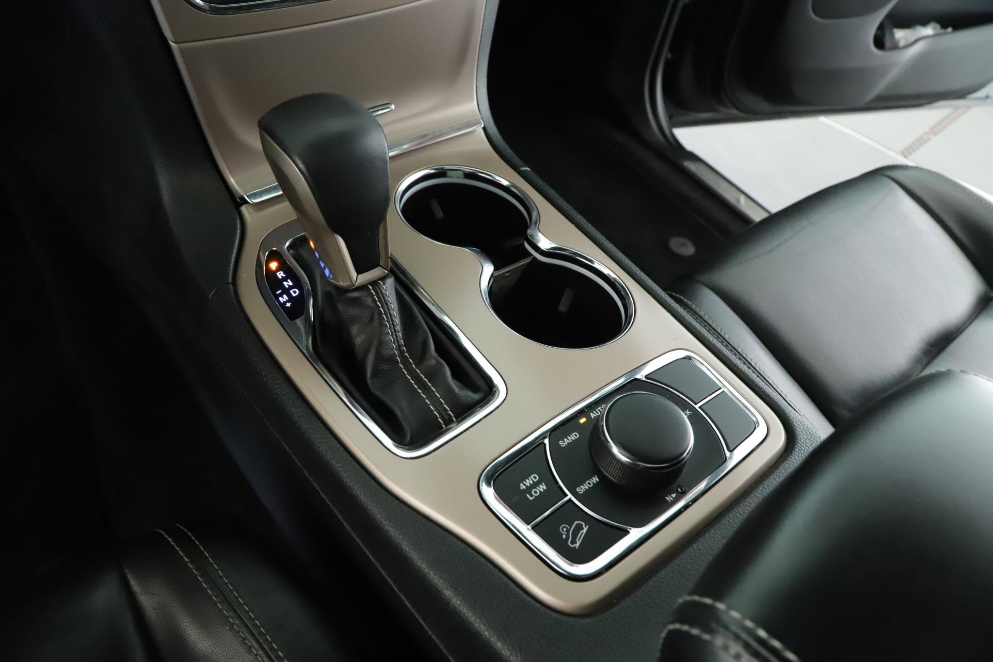 Used 2017 Jeep Grand Cherokee Limited image 15