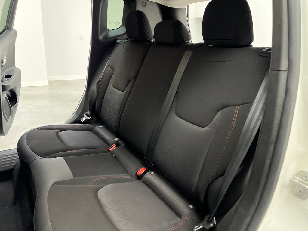 Used 2023 Jeep Renegade Trailhawk AWD/4WD image 16
