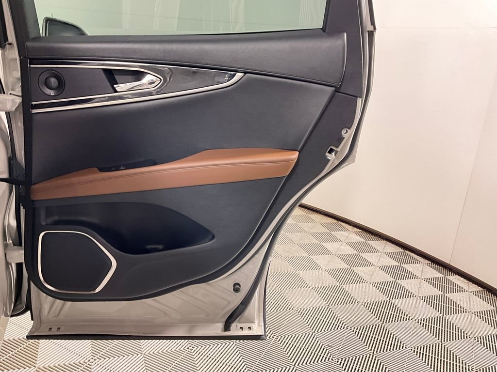 Used 2023 Lincoln Nautilus Reserve w/ Equipment Group 201A image 24