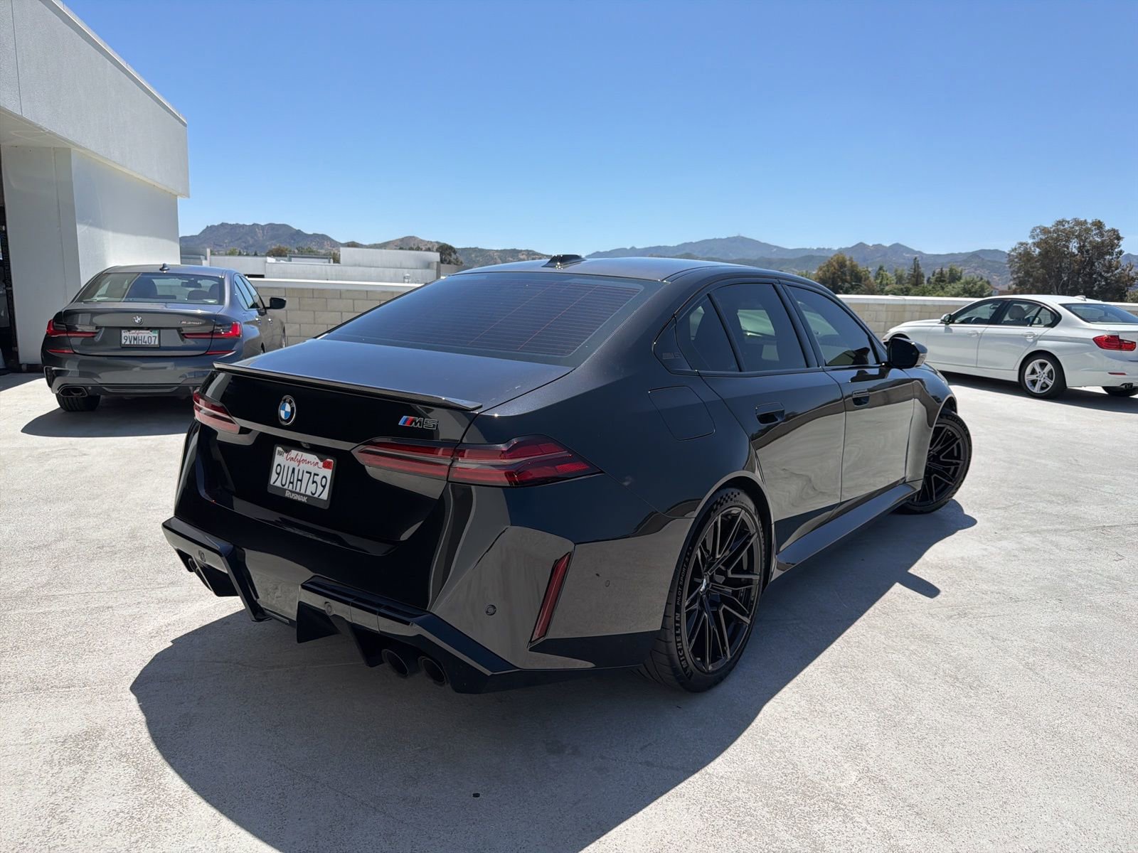 Certified 2025 BMW M5 w/ Carbon Package AWD/4WD image 4