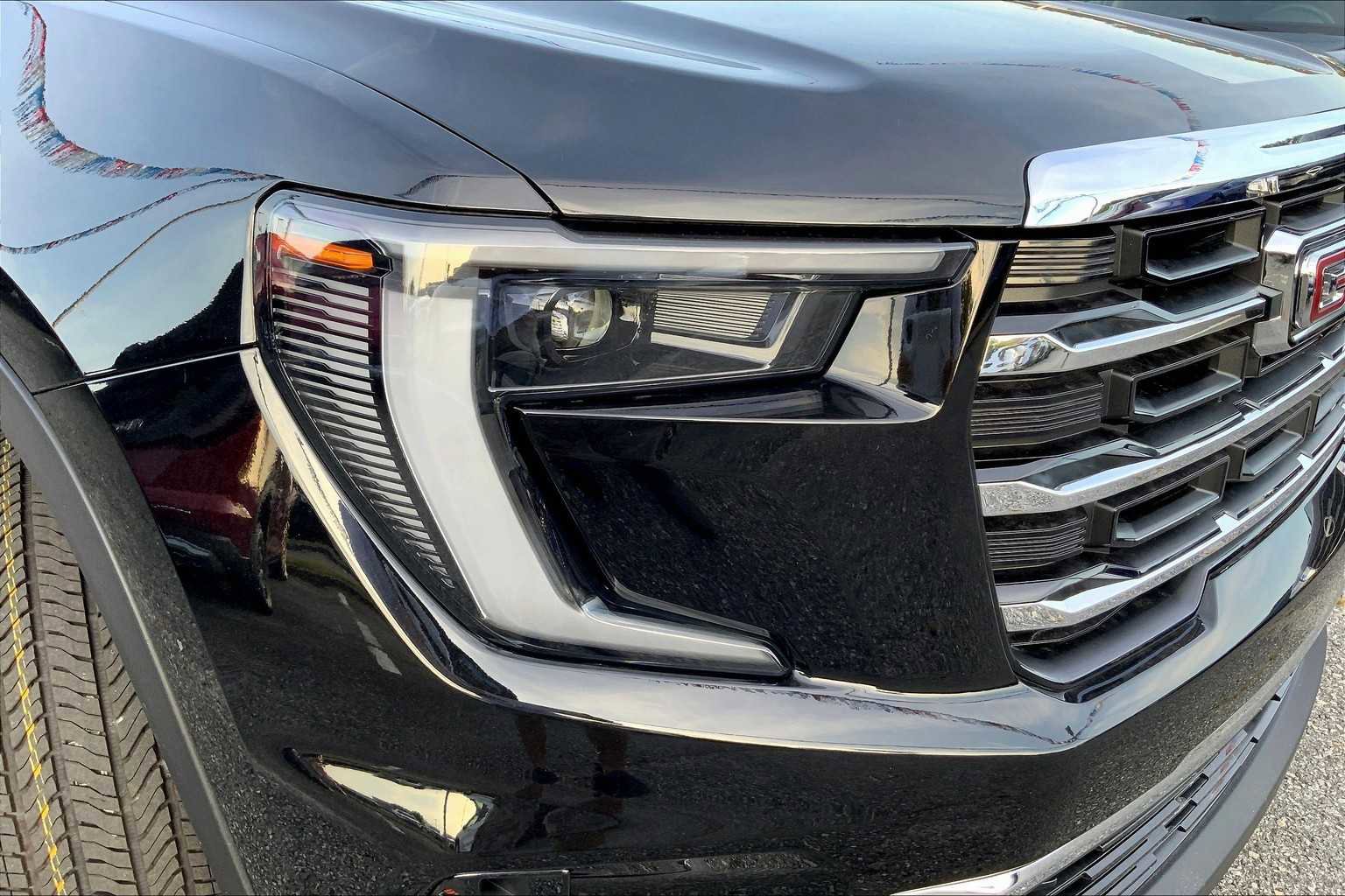 New 2025 GMC Acadia Elevation image 13