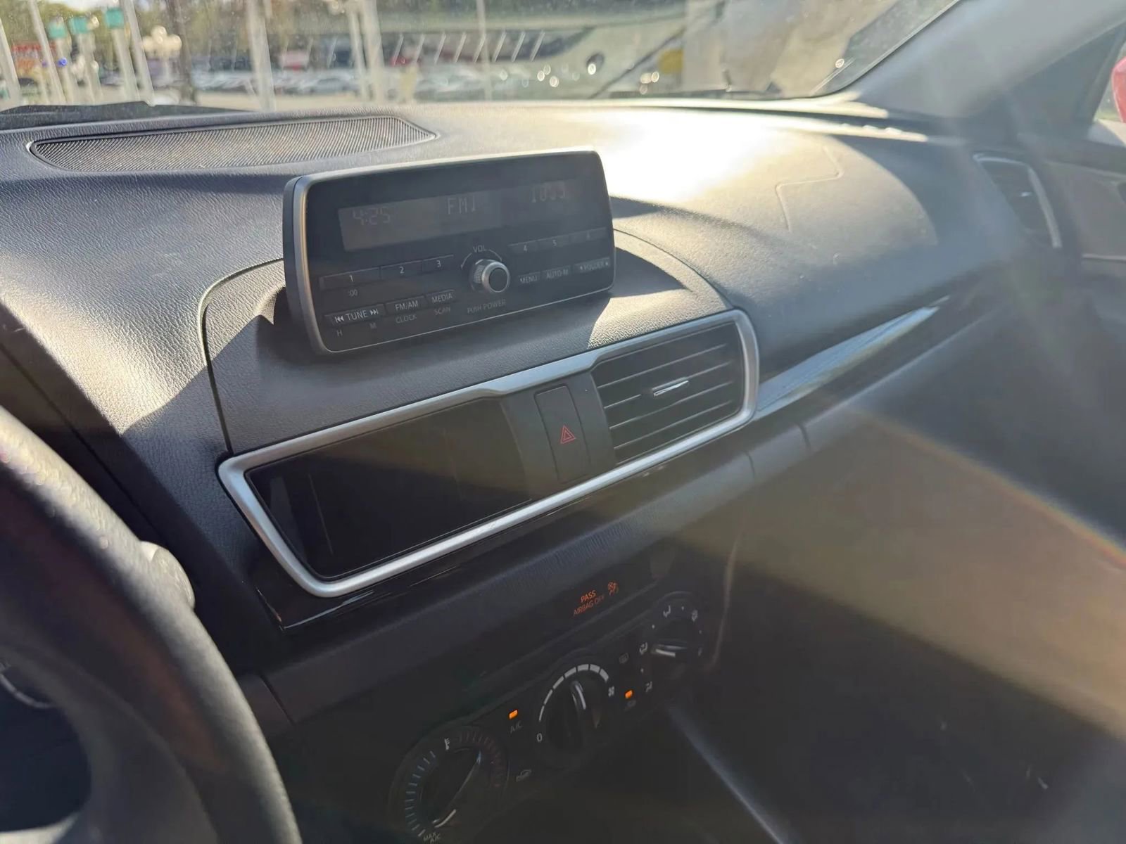 Used 2014 MAZDA MAZDA3 i Sport image 22