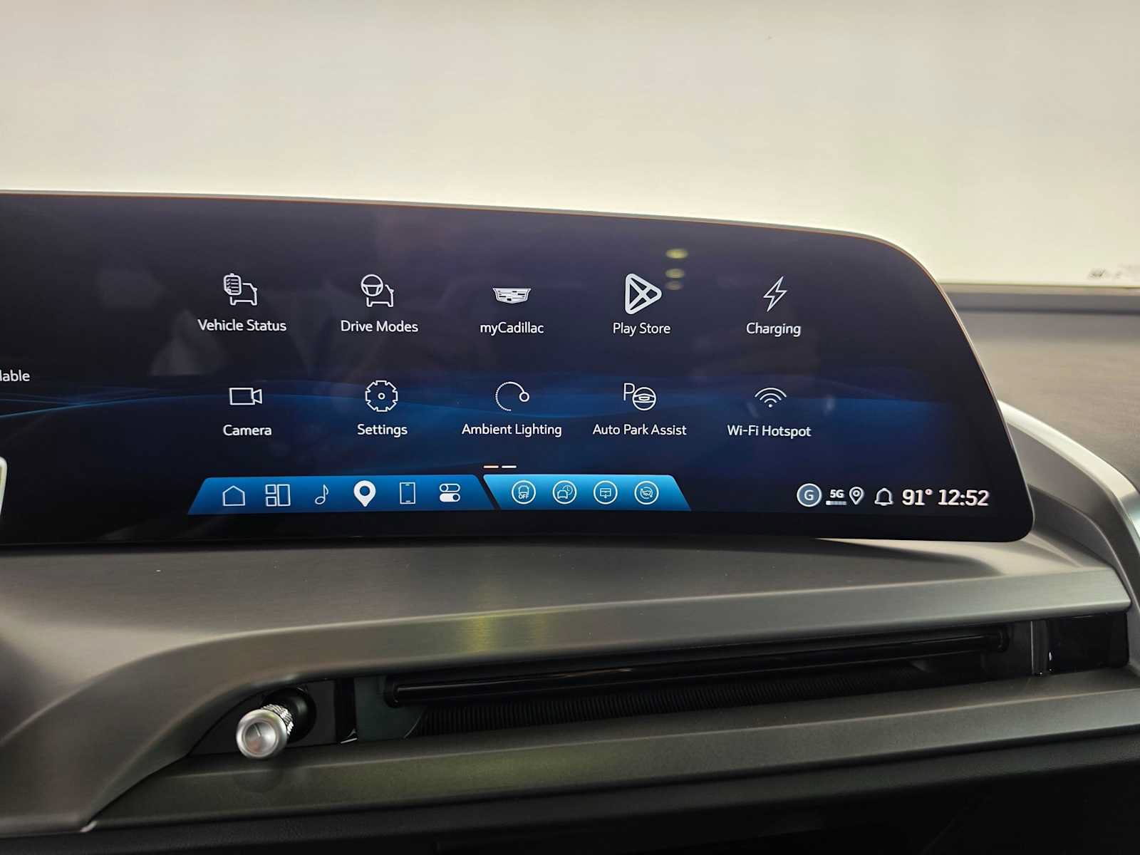 New 2027 Cadillac Vistiq Luxury AWD/4WD image 26