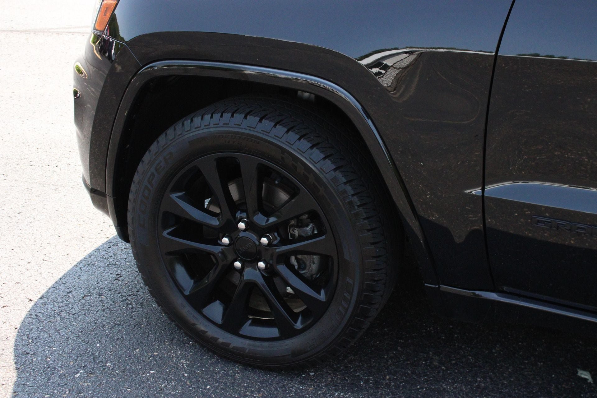 Used 2021 Jeep Grand Cherokee Laredo X AWD/4WD image 11