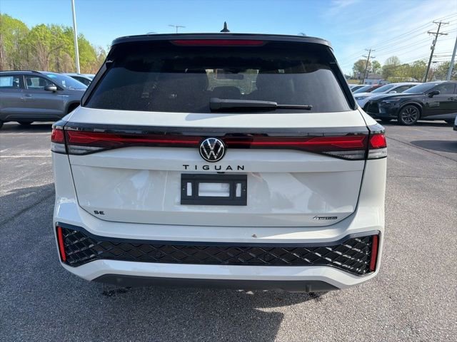 New 2026 Volkswagen Tiguan SE R-Line image 2