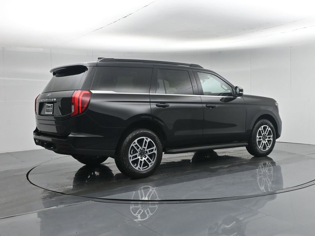 New 2026 Ford Expedition Active image 29