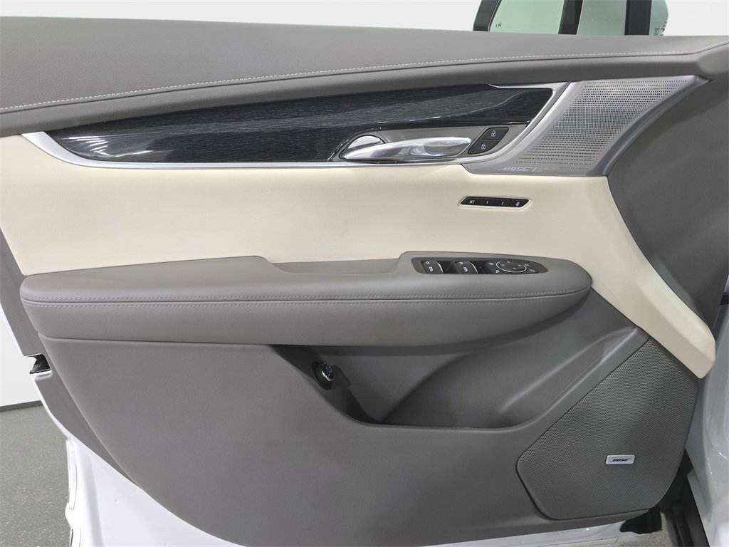 Used 2023 Cadillac XT6 Premium Luxury w/ Technology Package image 26