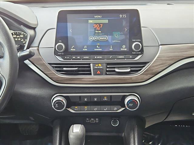 Used 2025 Nissan Altima 2.5 SV FWD image 14