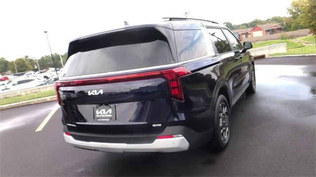 New 2026 Kia Carnival EX image 2