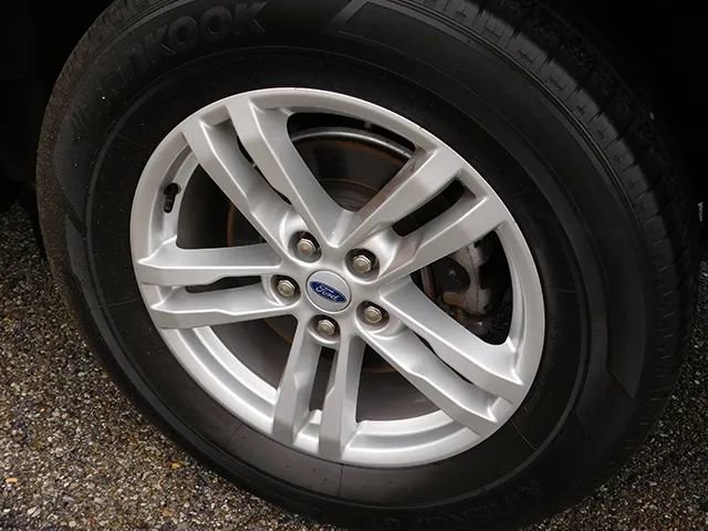 Used 2023 Ford Explorer XLT image 11