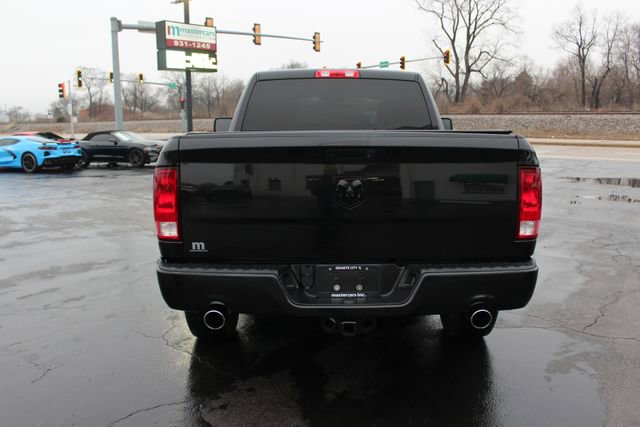 Used 2018 RAM 1500 Express w/ Black Ram 1500 Express Group RWD image 8