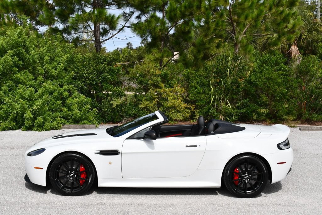 Used 2017 Aston Martin V12 Vantage S RWD image 3