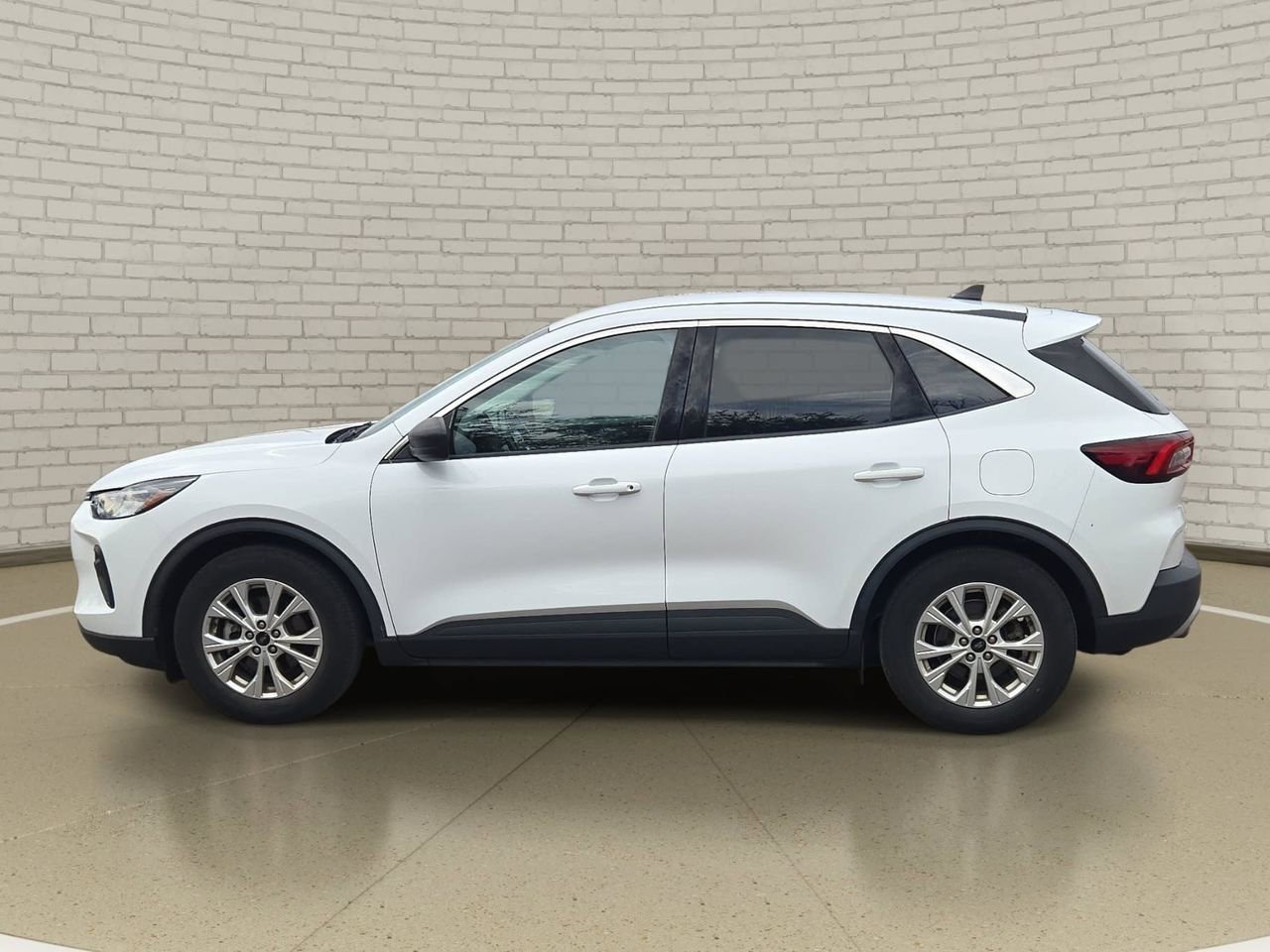 Used 2023 Ford Escape Active FWD image 8