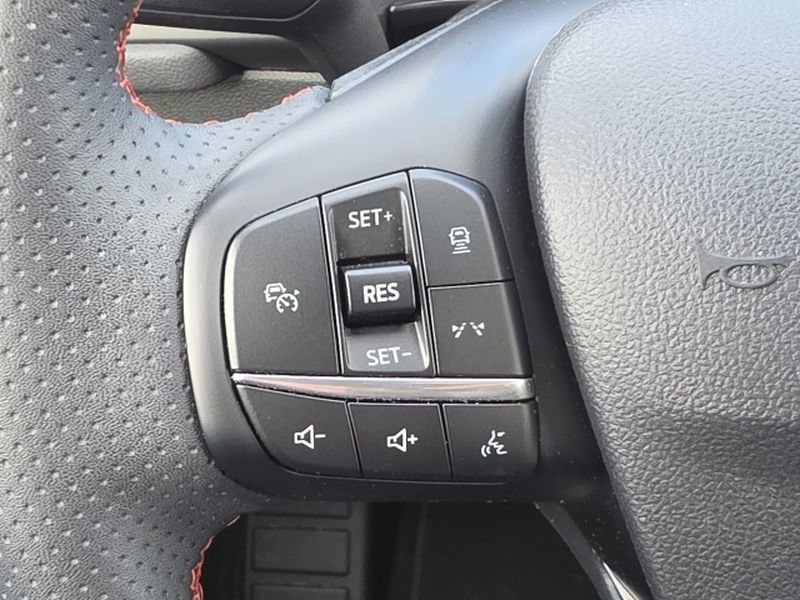 Used 2024 Ford Escape ST-Line w/ Tech Pack #1 FWD image 16