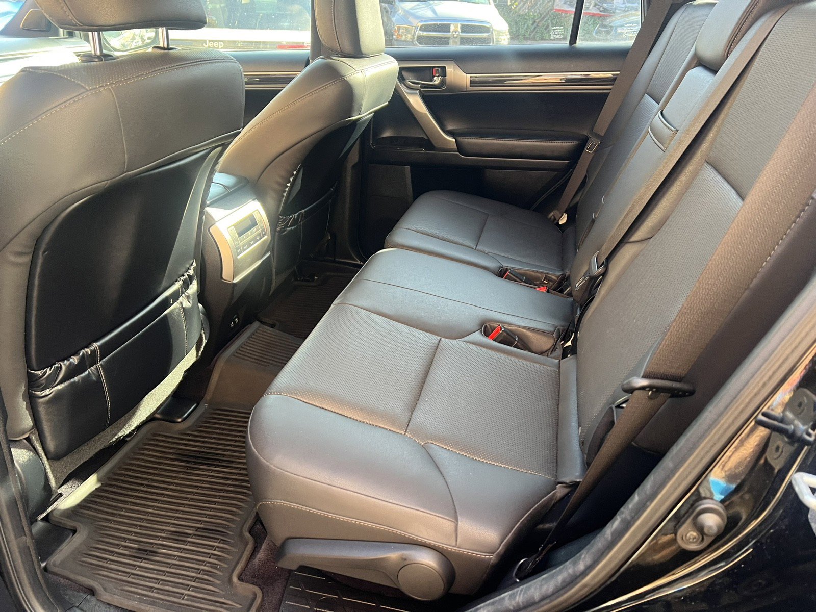 Used 2020 Lexus GX 460 Premium image 12