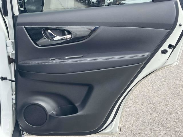 Used 2018 Nissan Rogue SL w/ Premium Package AWD/4WD image 23