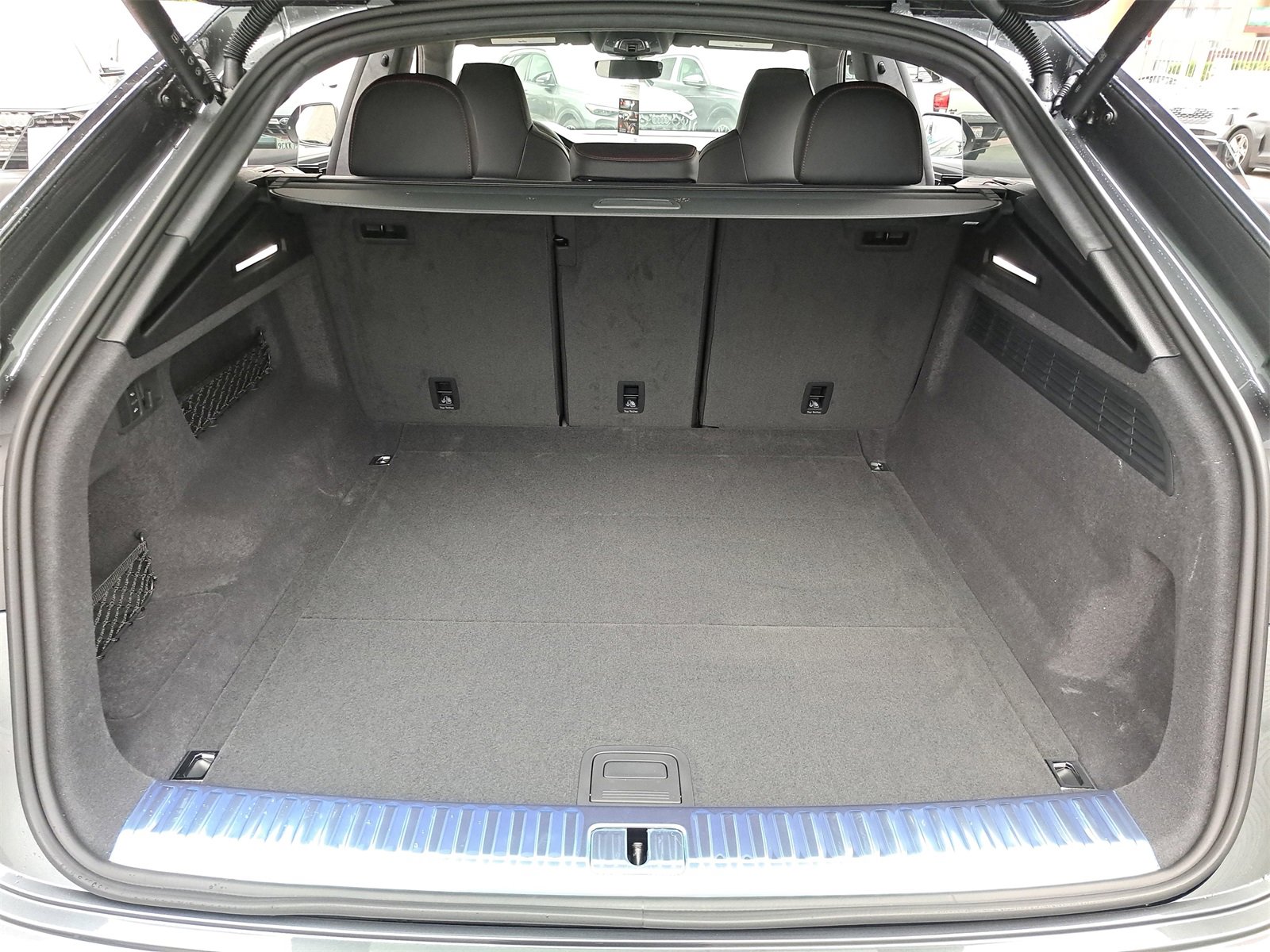 New 2025 Audi RS Q8 performance image 12