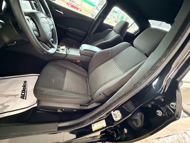 Used 2023 Dodge Charger SXT w/ Blacktop Package image 15