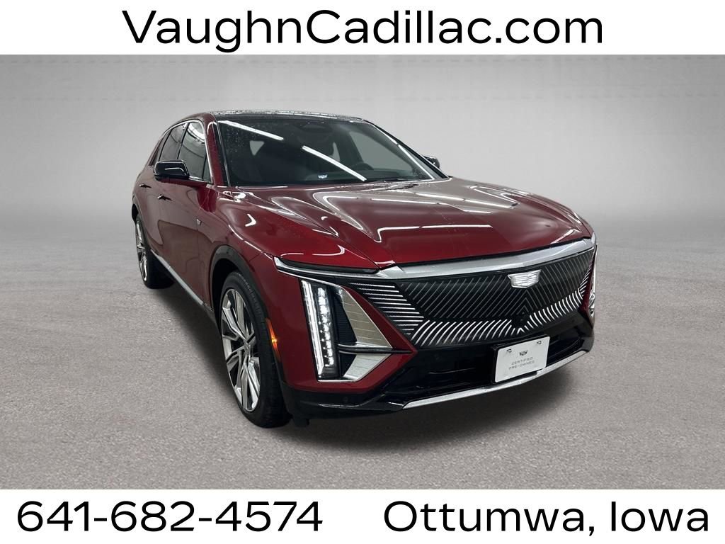 Used 2025 Cadillac Lyriq Luxury w/ LPO, Floor Liner Package AWD/4WD image 1