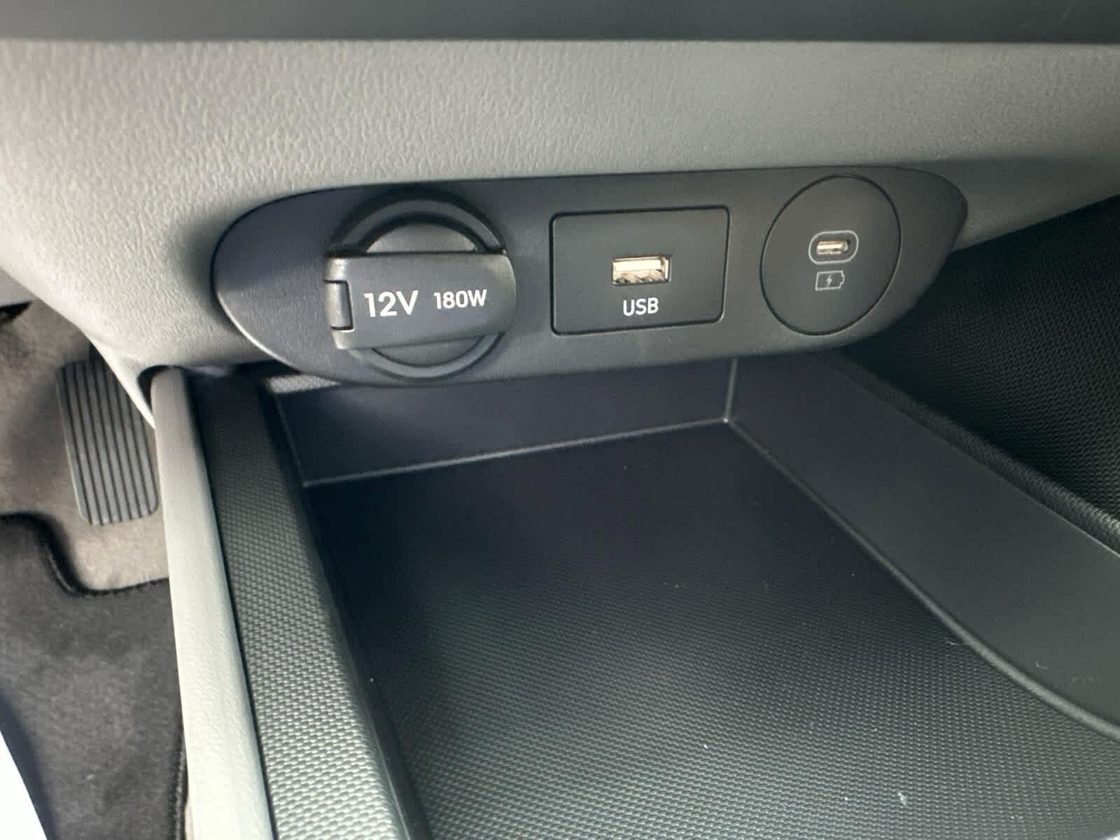 New 2026 Hyundai Elantra SE FWD image 18