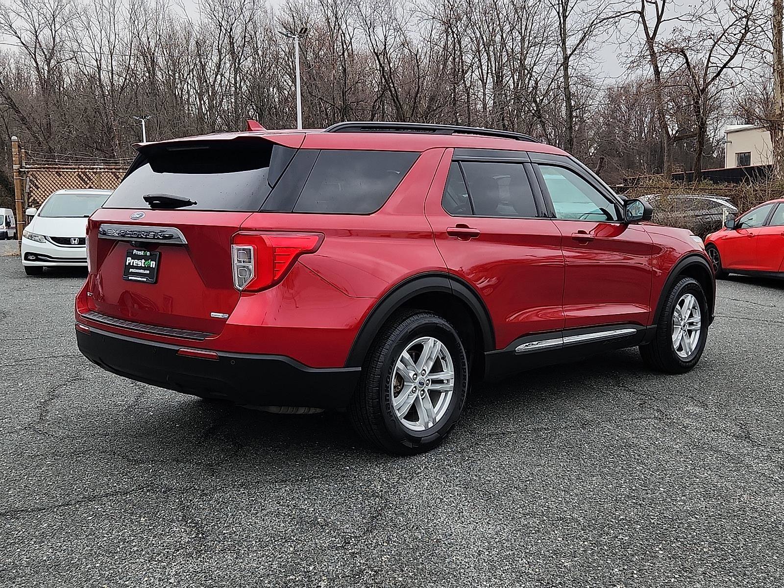 Used 2020 Ford Explorer XLT w/ Comfort Package image 4
