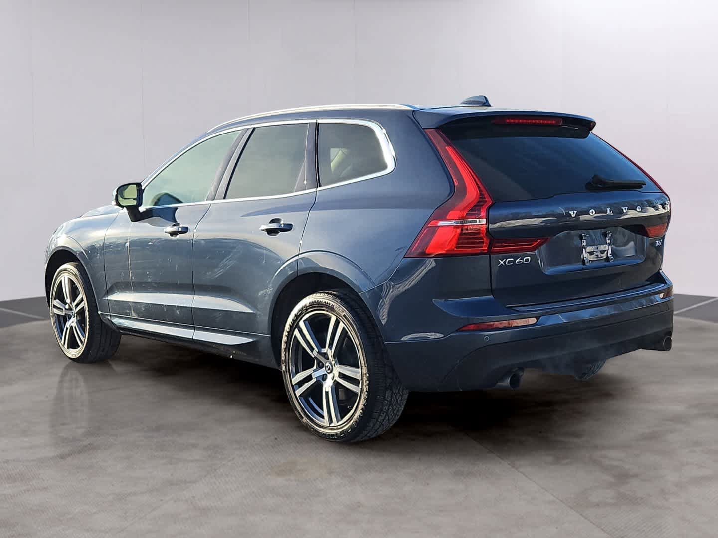 Used 2020 Volvo XC60 T6 Momentum w/ Protection Package Premier image 6