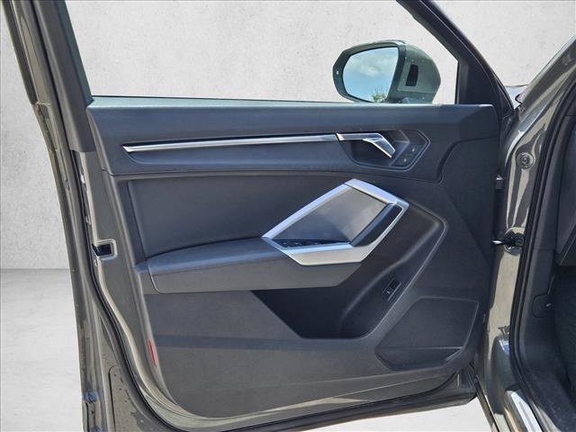 Used 2020 Audi Q3 2.0T Premium w/ Convenience Package AWD/4WD image 9