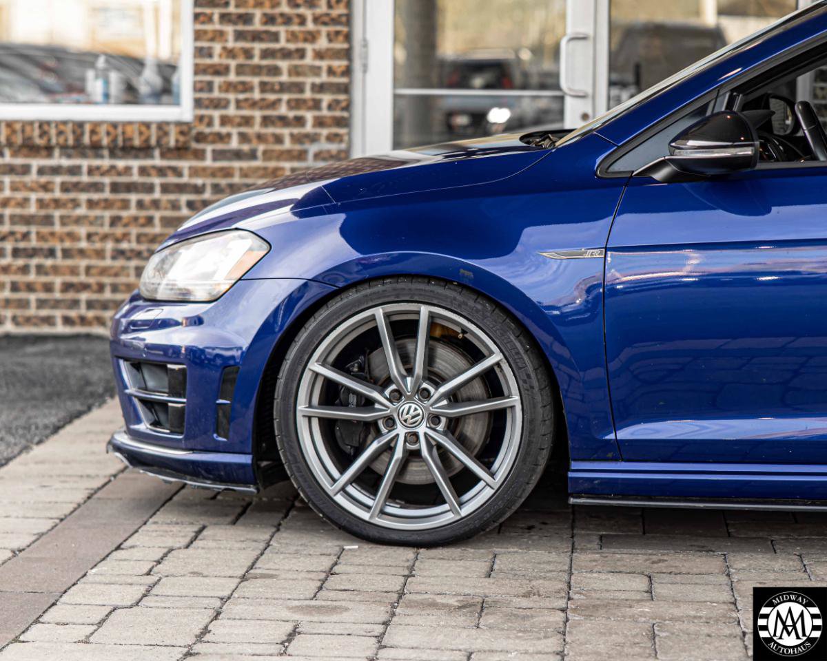 Used 2017 Volkswagen Golf R 4-Door AWD/4WD image 25