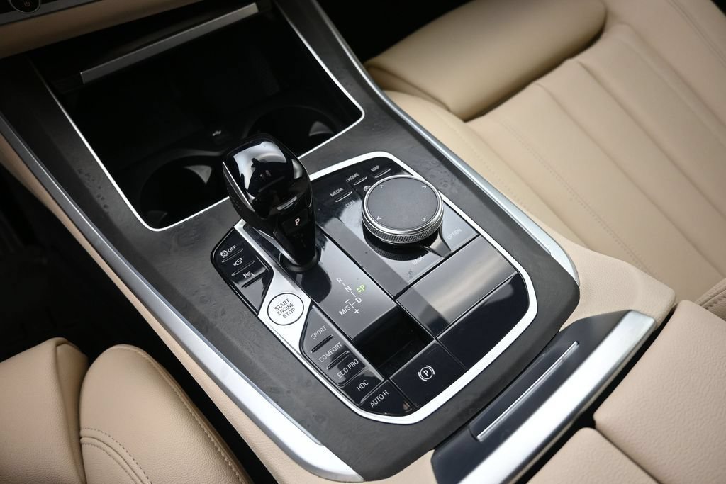 Used 2022 BMW X5 xDrive40i w/ Premium Package AWD/4WD image 31