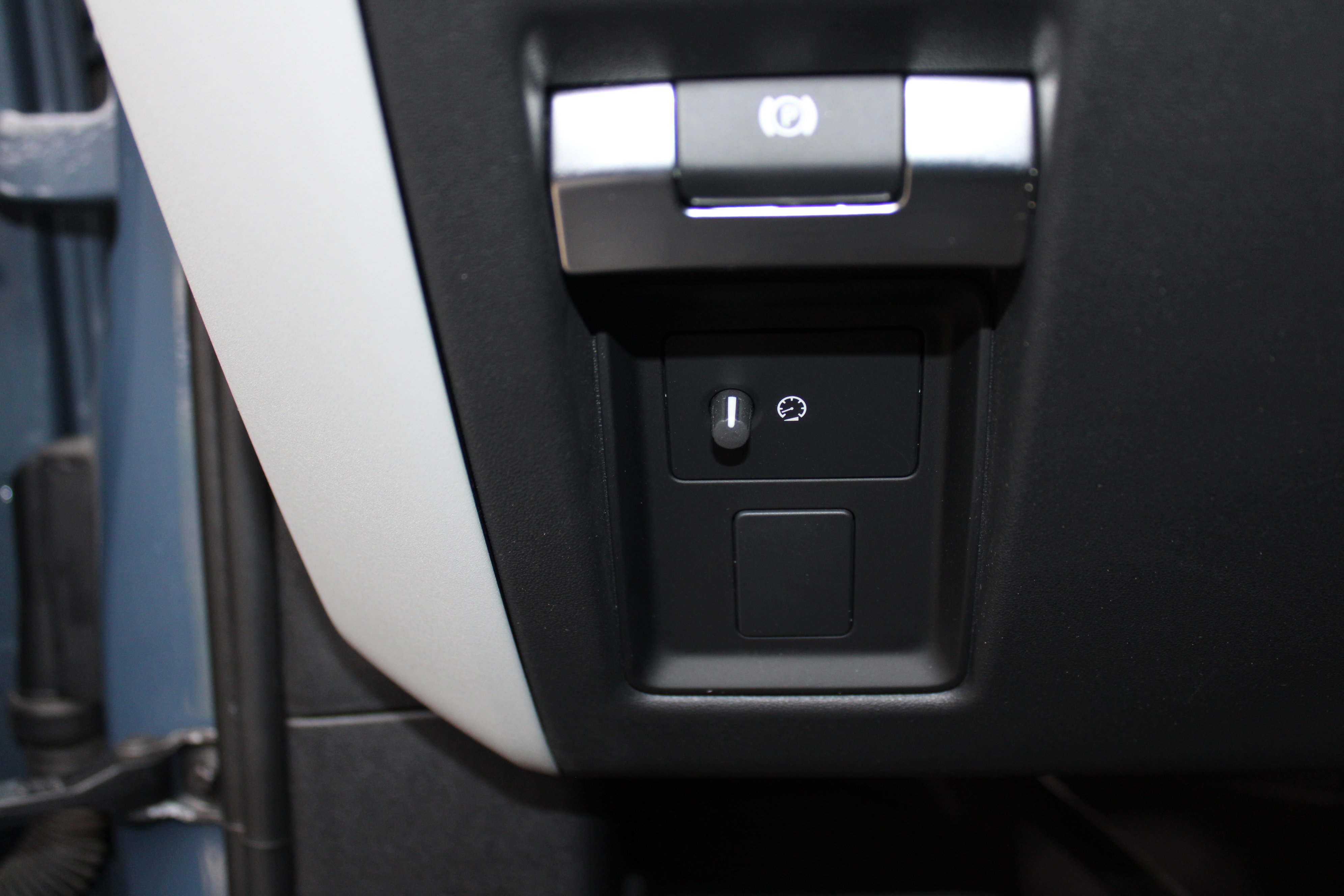 Used 2024 Land Rover Defender 110 S image 86