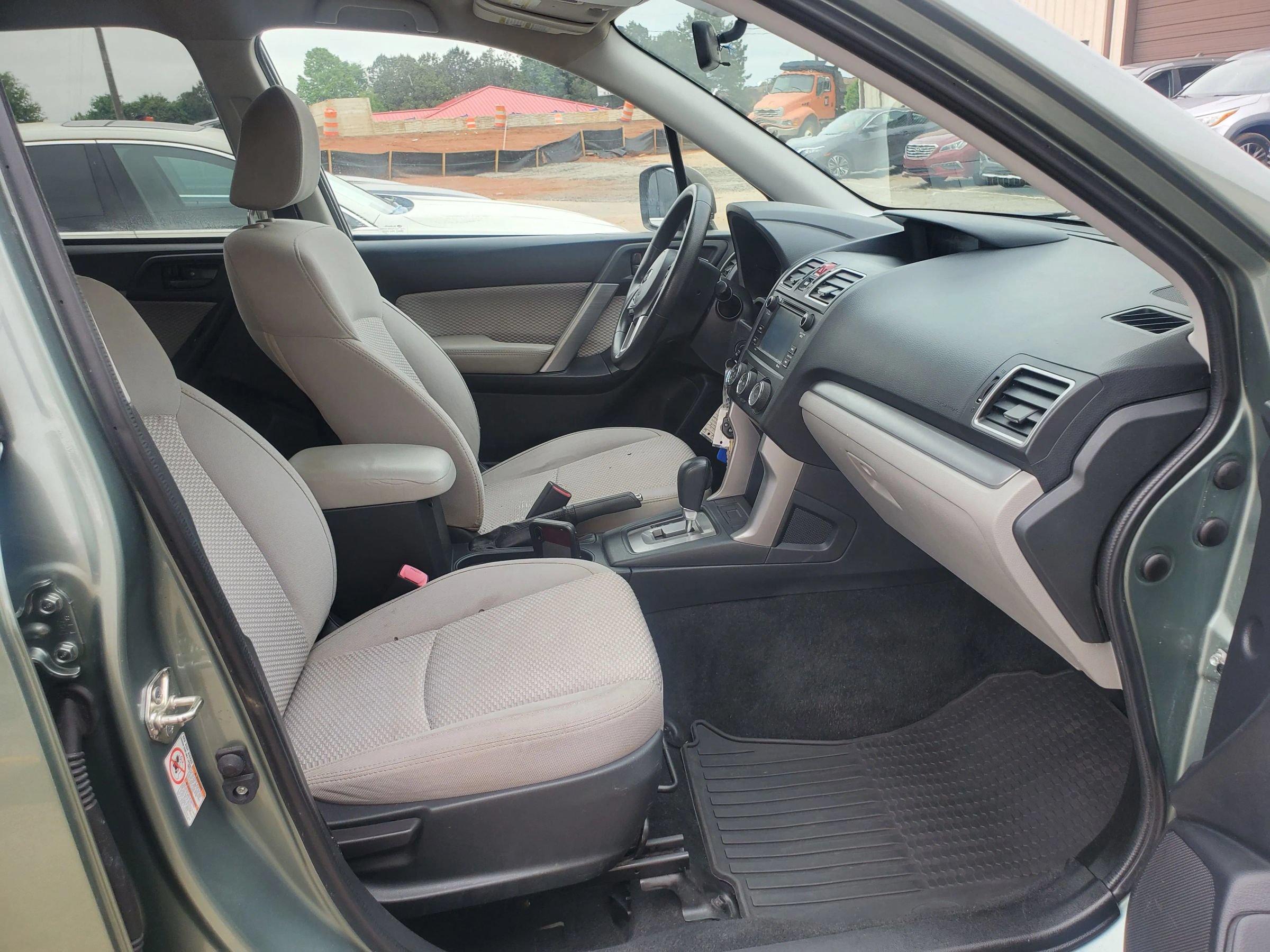 Used 2018 Subaru Forester 2.5i AWD/4WD image 17
