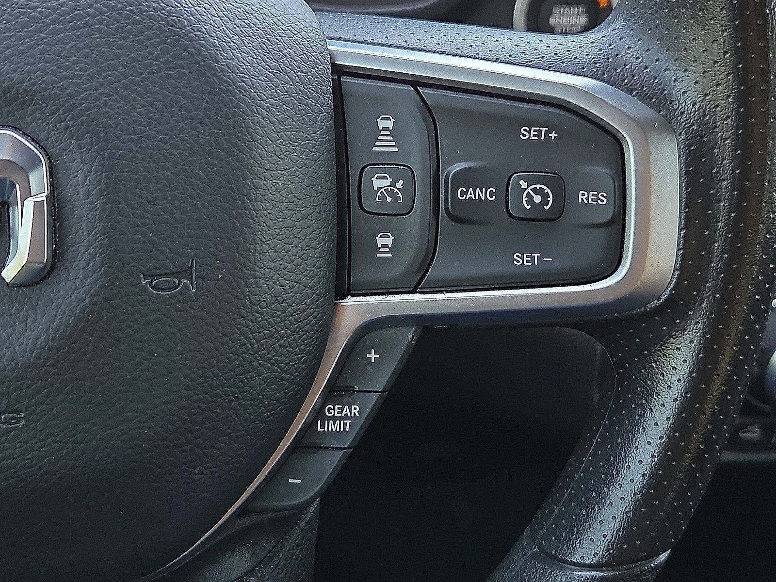 Used 2025 RAM 1500 Warlock AWD/4WD image 17