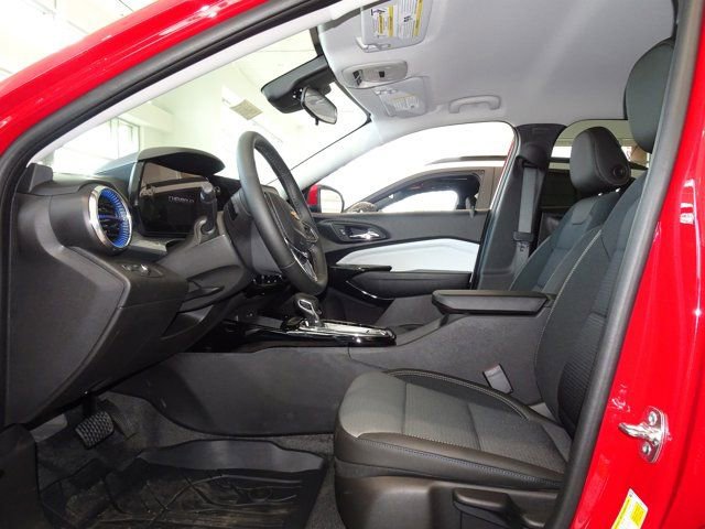 New 2026 Chevrolet Trax LT w/ Driver Confidence Package image 5