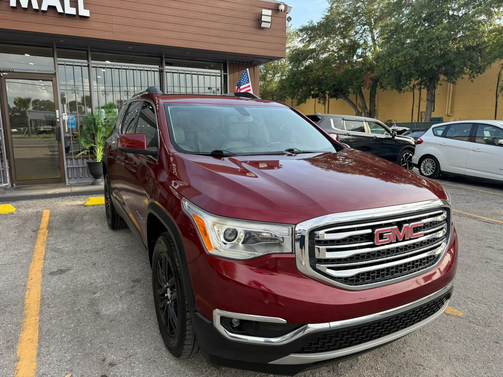 Used 2018 GMC Acadia SLT FWD image 3