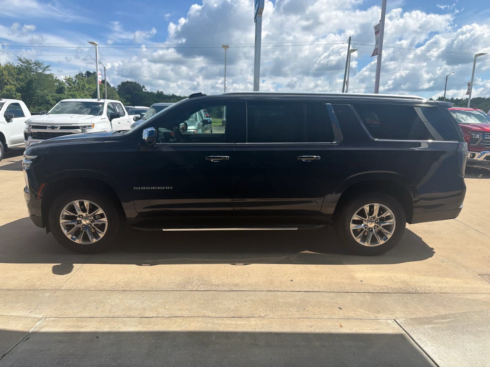 New 2026 Chevrolet Suburban Premier AWD/4WD image 2